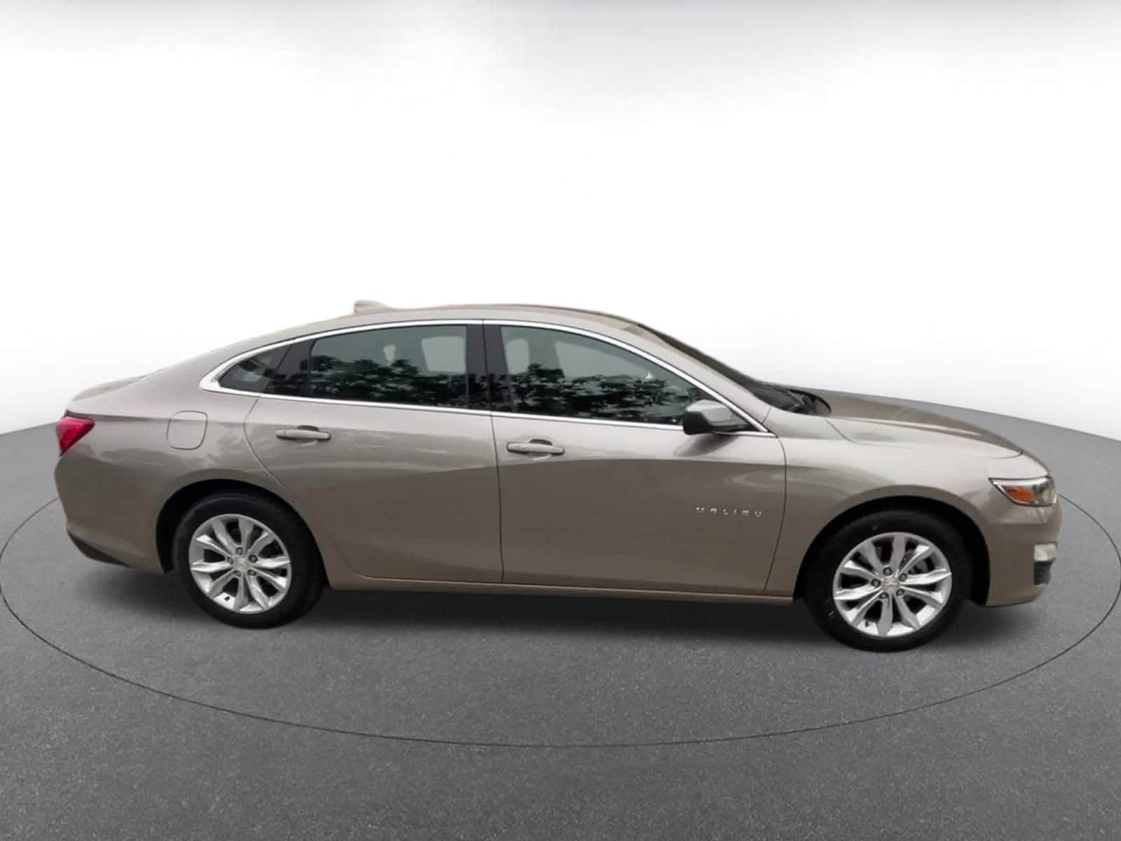 Thumbnail: 2024 Chevrolet Malibu - 16