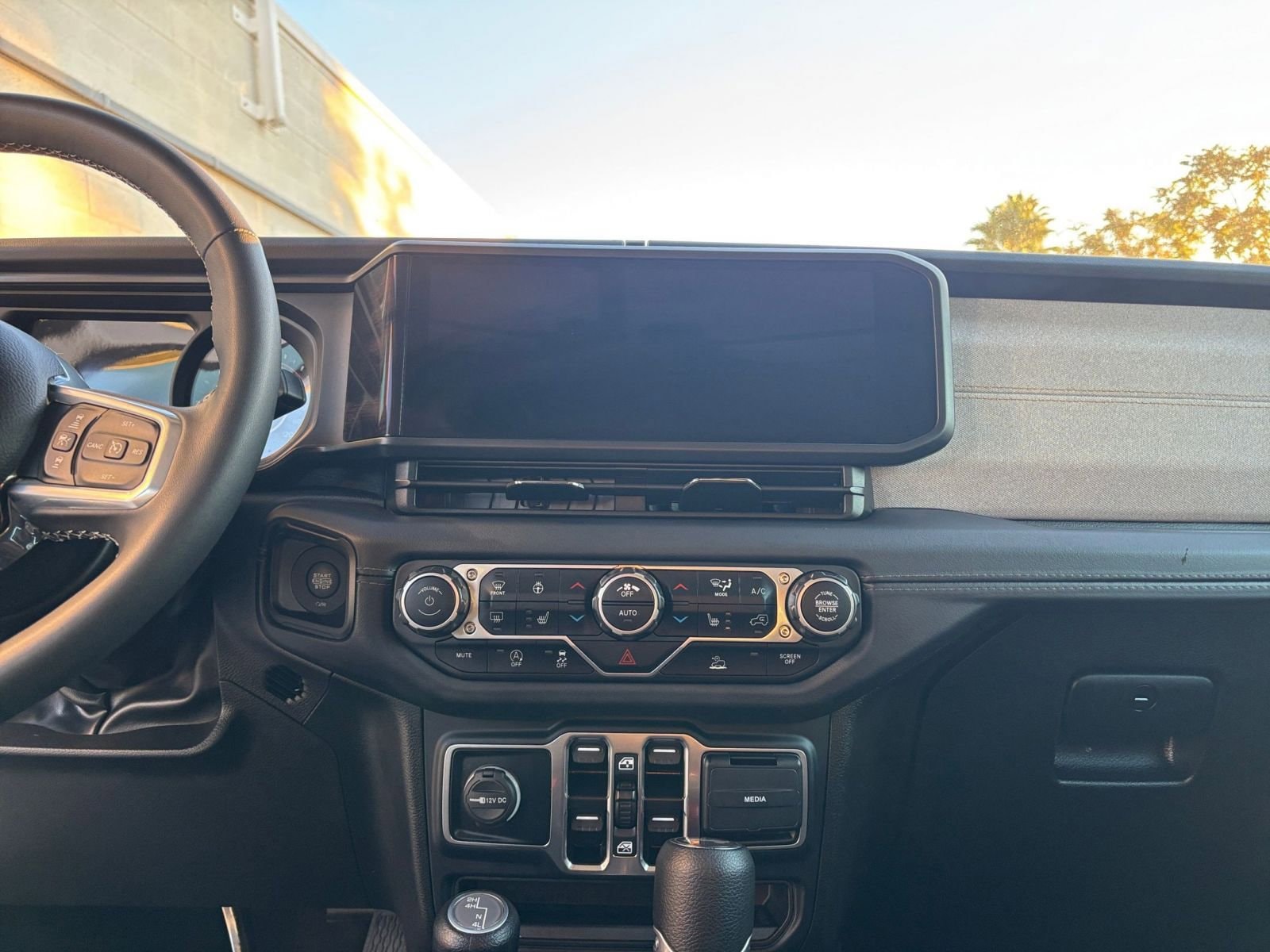 Thumbnail: 2025 Jeep Wrangler - 18