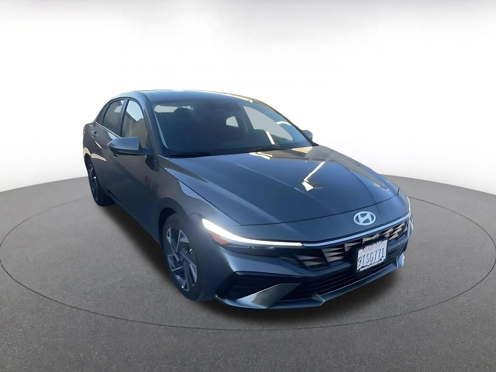 Thumbnail: 2025 Hyundai Elantra - 3