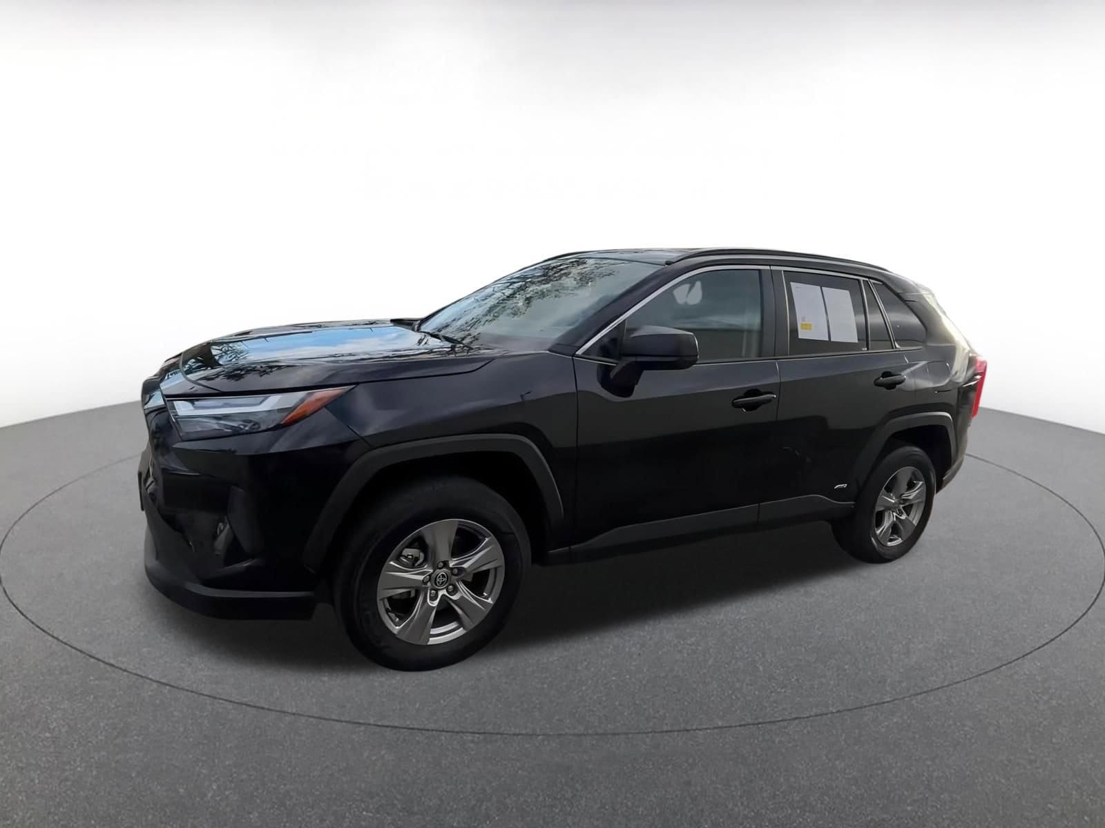 Thumbnail: 2025 Toyota RAV4 - 8