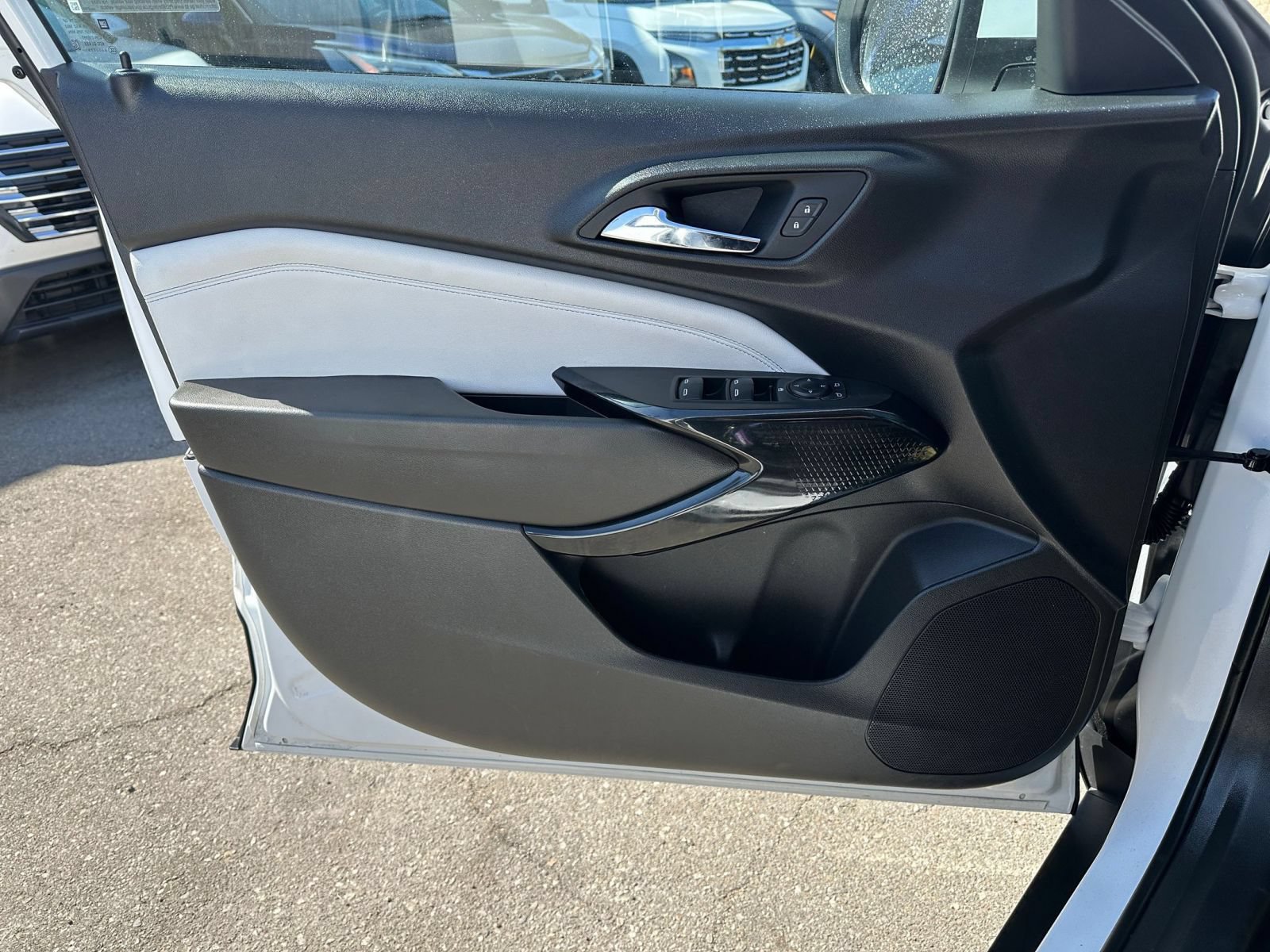 Thumbnail: 2025 Chevrolet Trax - 18