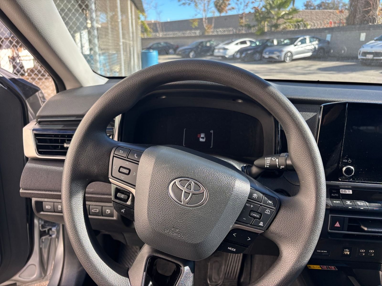 Thumbnail: 2025 Toyota Camry - 34