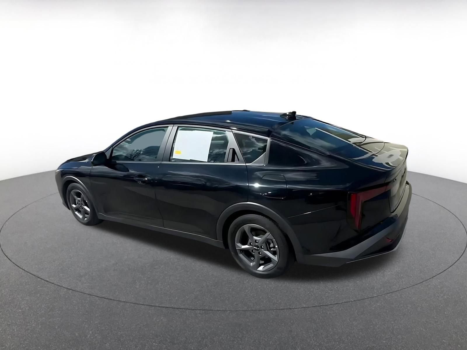 Thumbnail: 2025 Kia K4 - 10