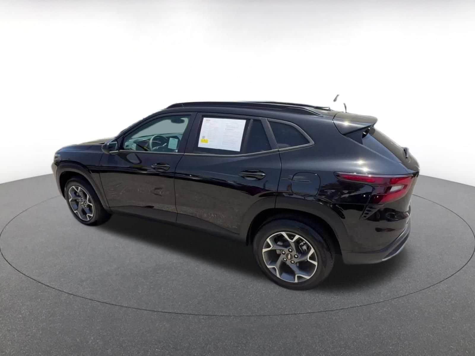 Thumbnail: 2025 Chevrolet Trax - 10