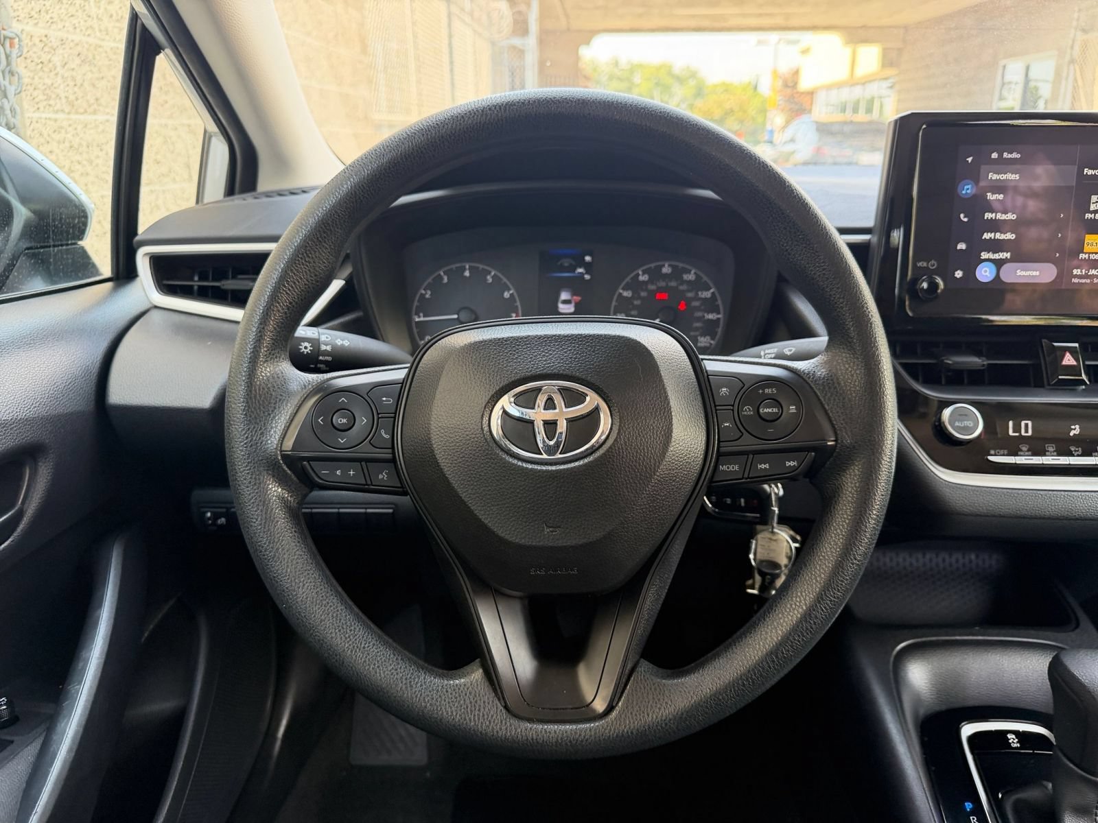 Thumbnail: 2025 Toyota Corolla - 25