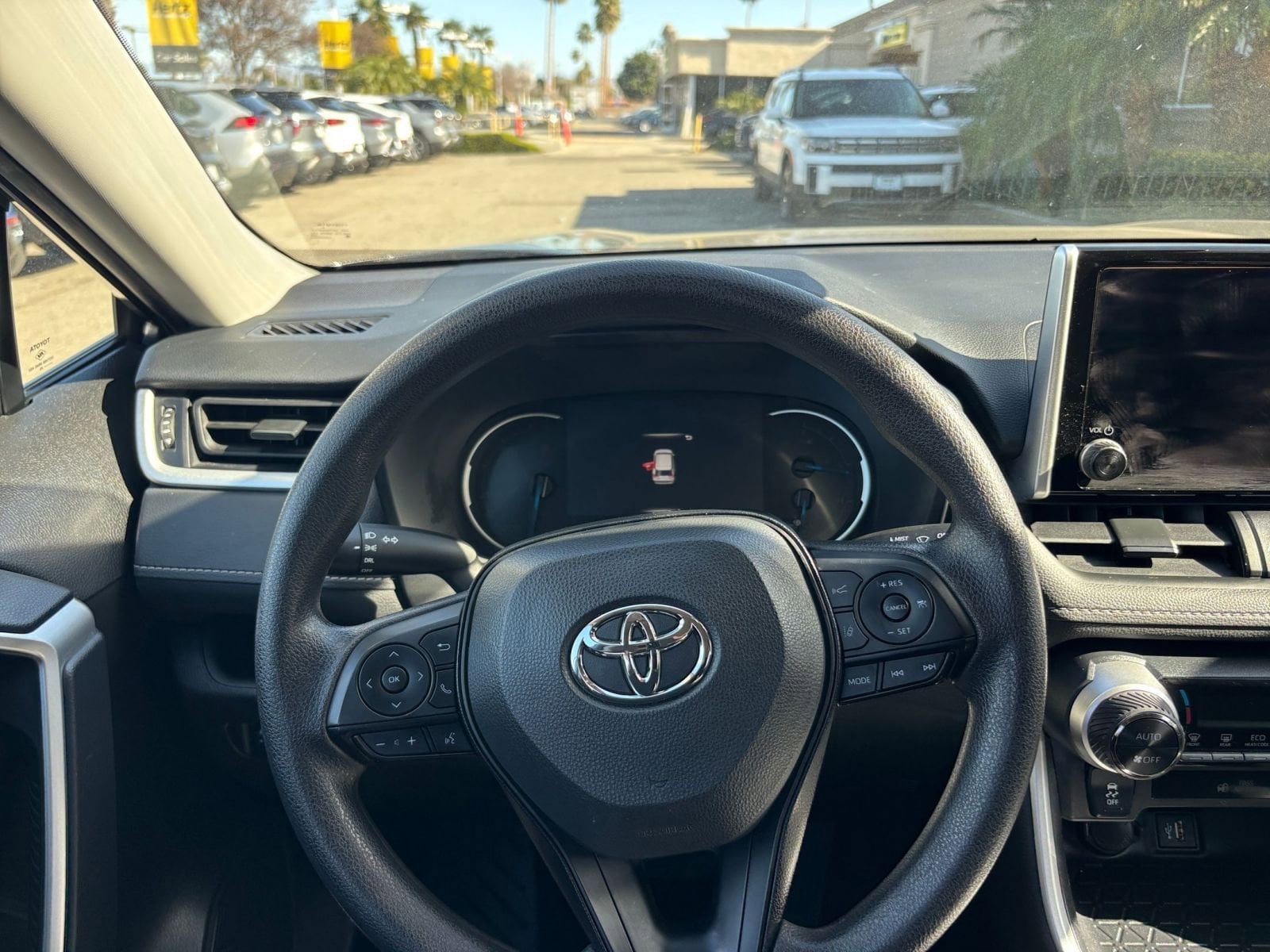 Thumbnail: 2025 Toyota RAV4 - 35