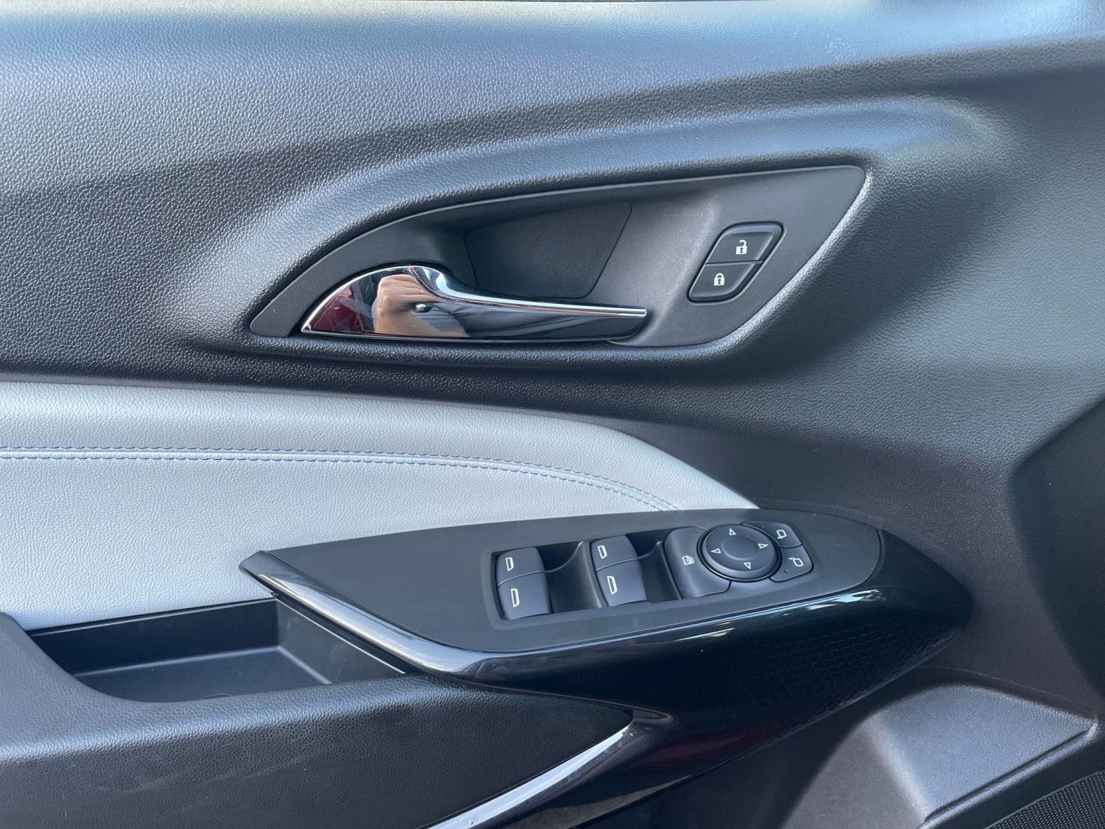 Thumbnail: 2025 Chevrolet Trax - 18