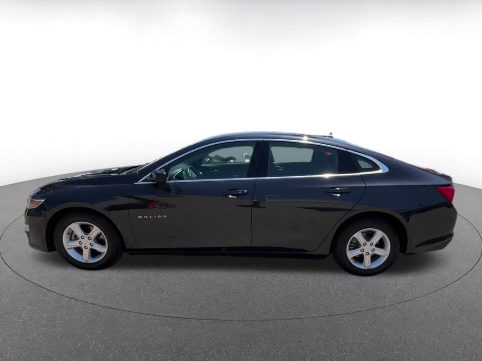 Thumbnail: 2023 Chevrolet Malibu - 9