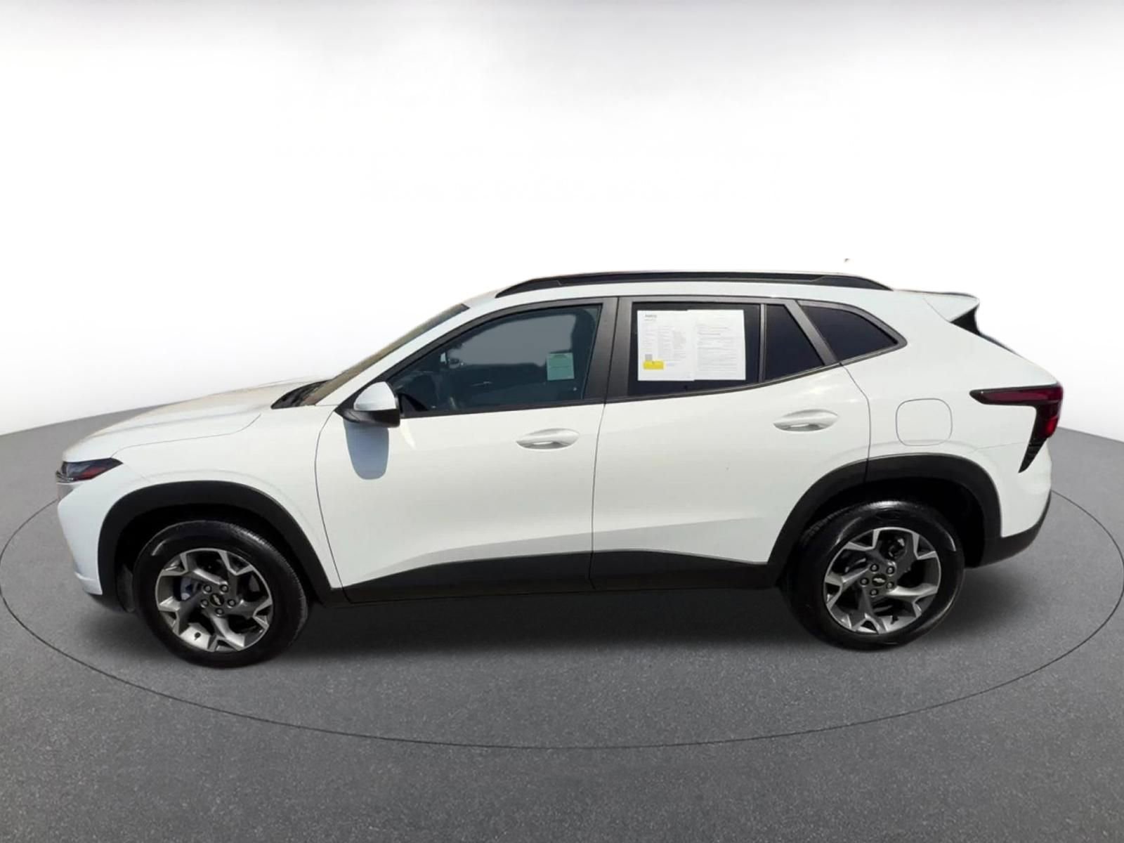 Thumbnail: 2025 Chevrolet Trax - 9