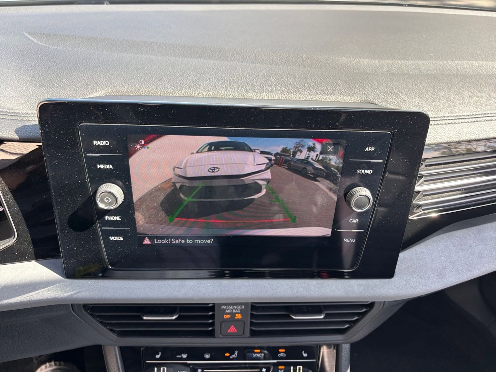 Thumbnail: 2025 Volkswagen Jetta - 17