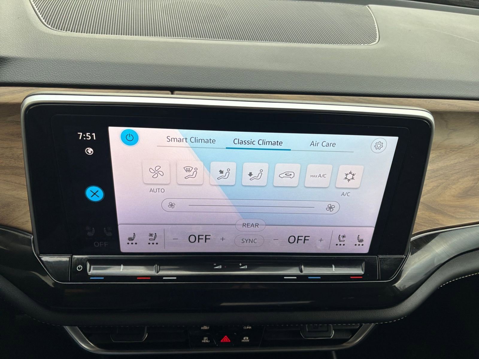 Thumbnail: 2025 Volkswagen Atlas - 22