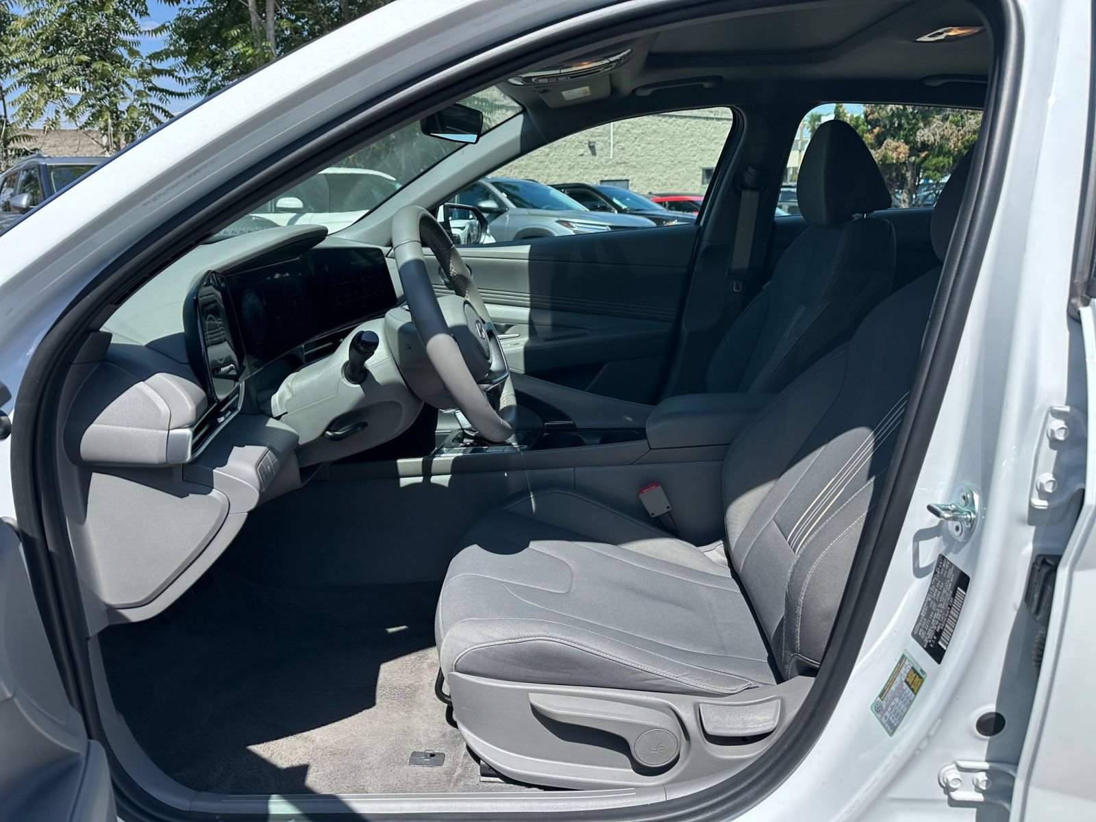 Thumbnail: 2025 Hyundai Elantra - 25