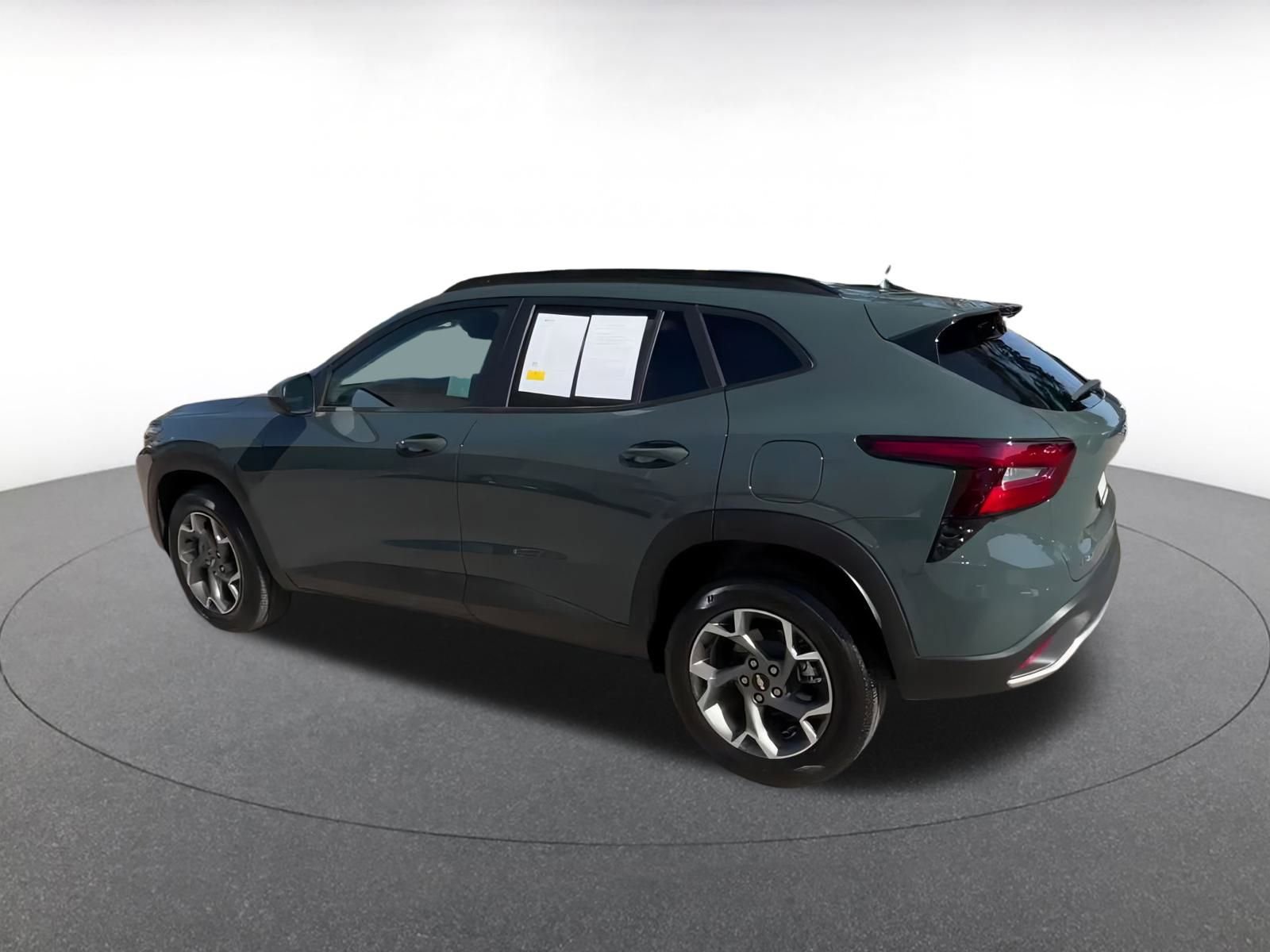 Thumbnail: 2025 Chevrolet Trax - 10