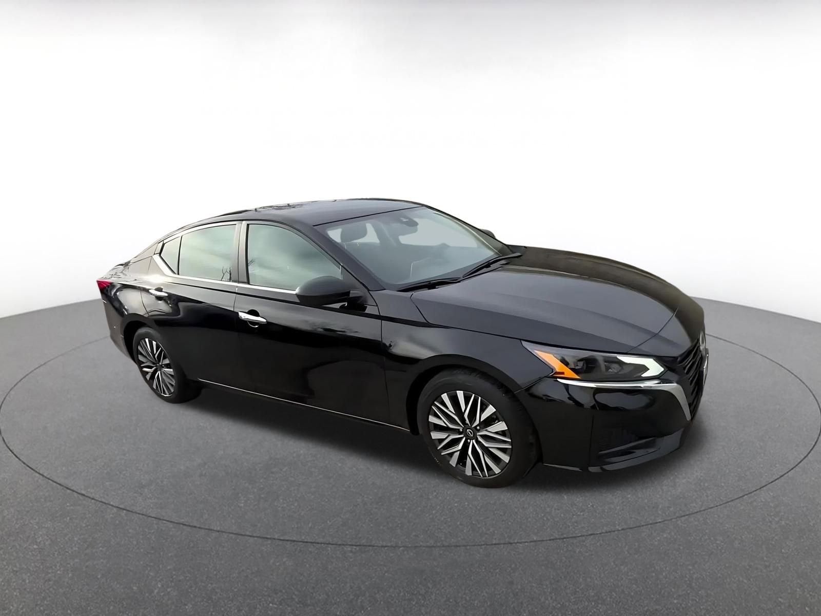 Thumbnail: 2025 Nissan Altima - 2