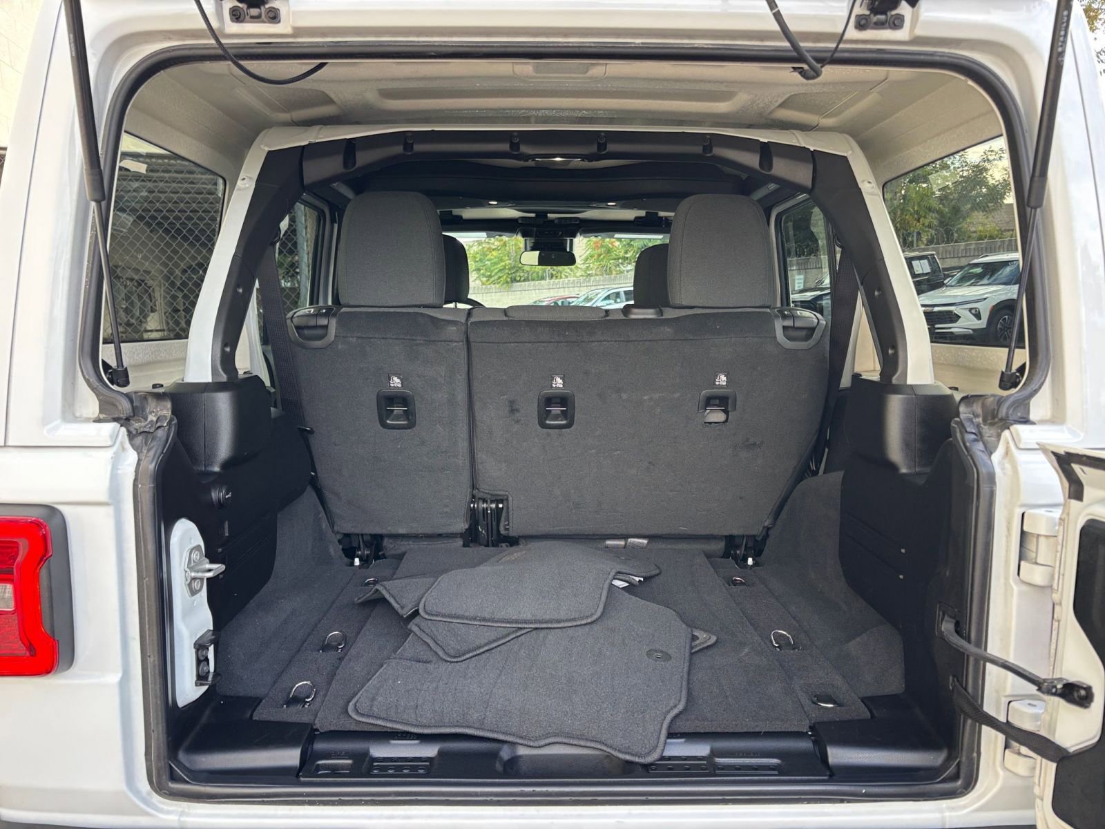 Thumbnail: 2025 Jeep Wrangler - 31