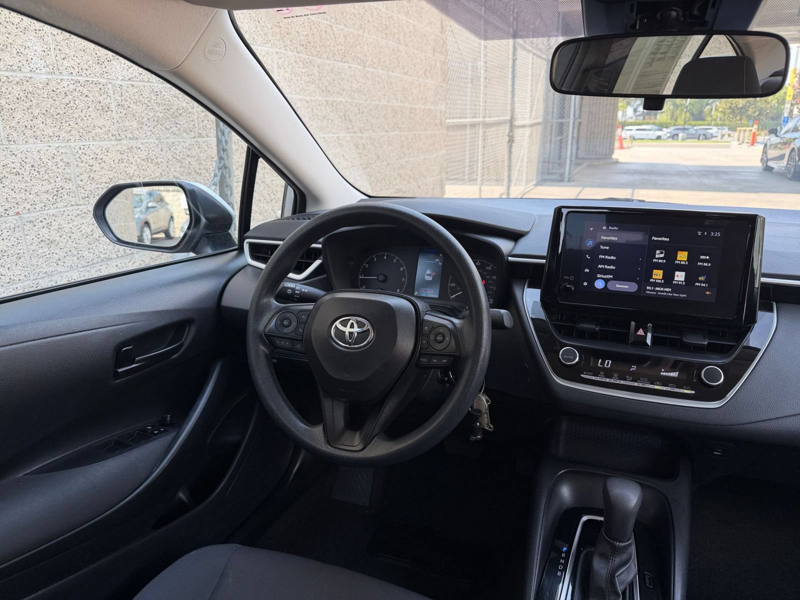 Thumbnail: 2025 Toyota Corolla - 32