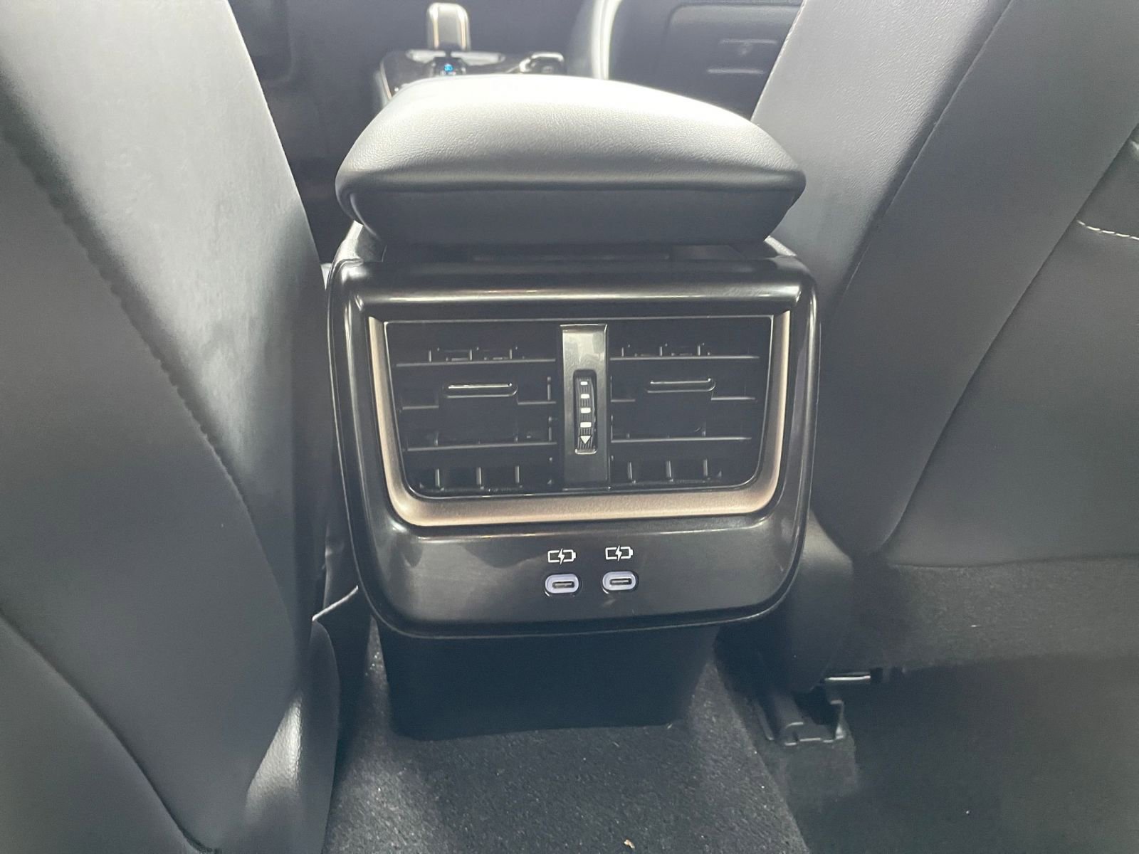 Thumbnail: 2025 Toyota Crown - 23