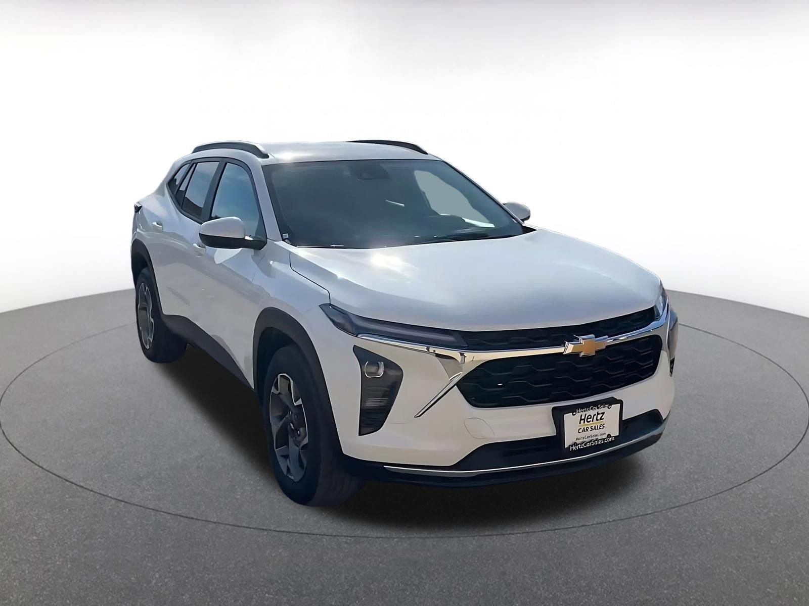 Thumbnail: 2025 Chevrolet Trax - 3