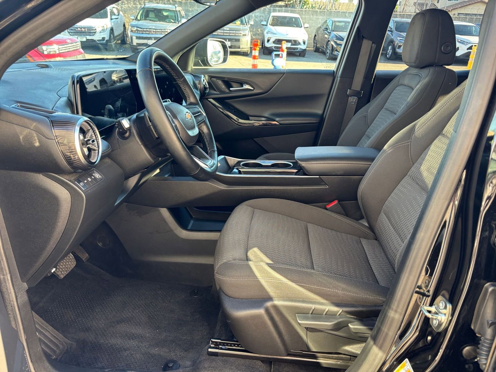 Thumbnail: 2025 Chevrolet Equinox - 27