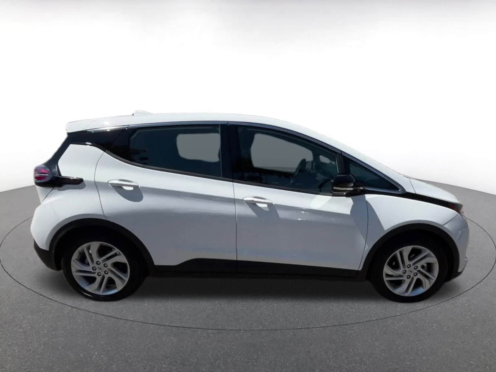 Thumbnail: 2023 Chevrolet Bolt EV - 16