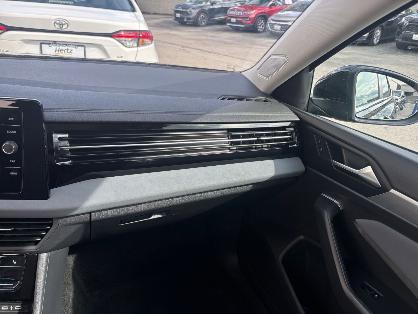 Thumbnail: 2025 Volkswagen Jetta - 35