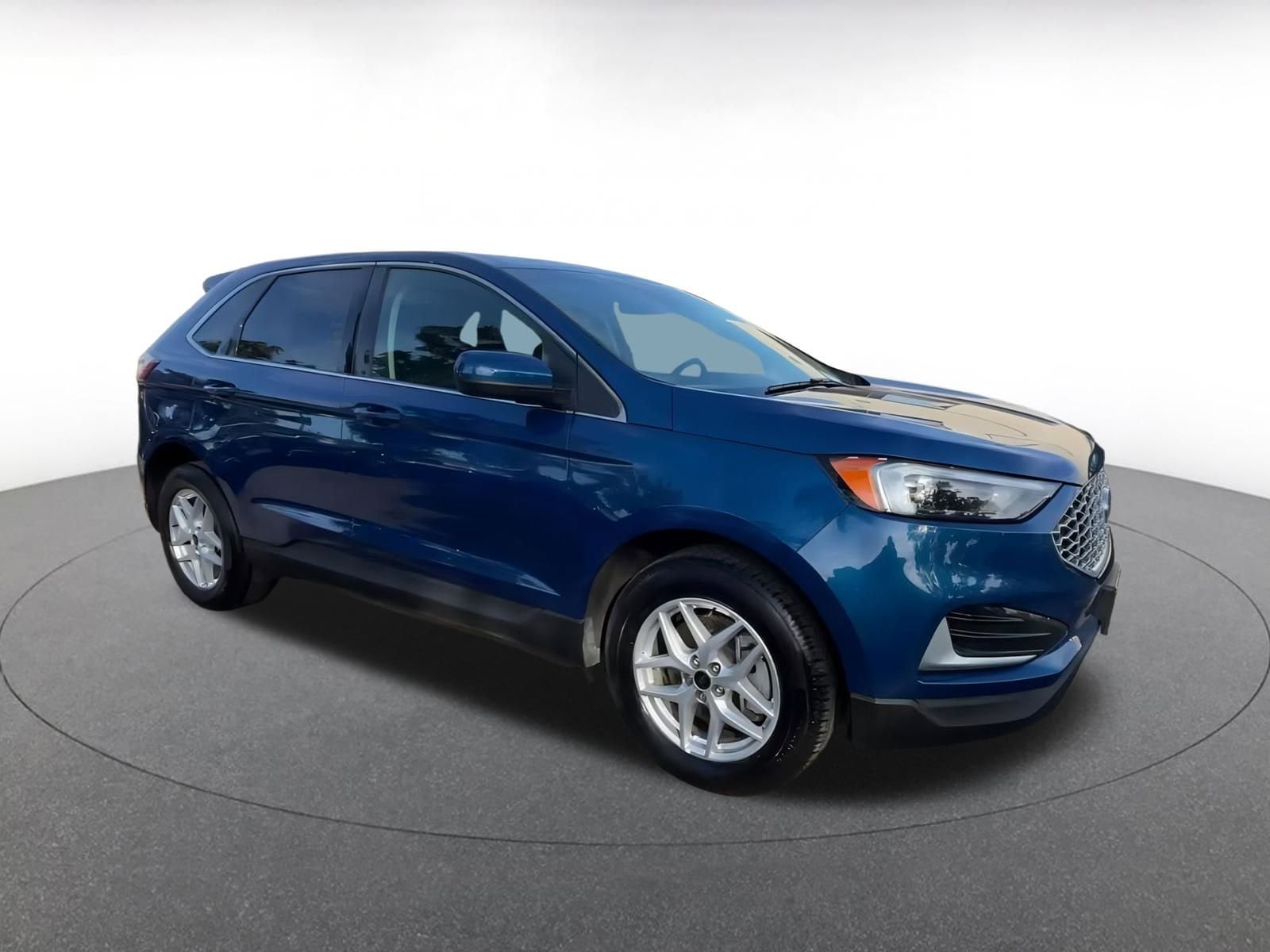 Thumbnail: 2023 Ford Edge - 2