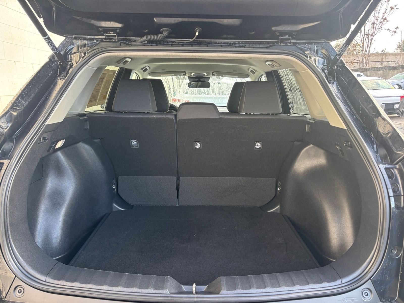 Thumbnail: 2025 Toyota Corolla Cross - 31