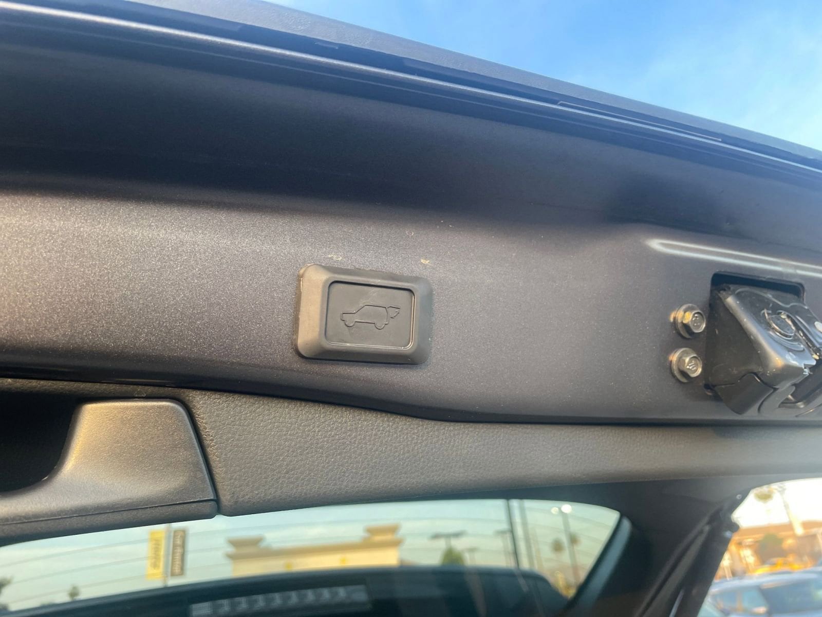 Thumbnail: 2025 Toyota RAV4 - 24