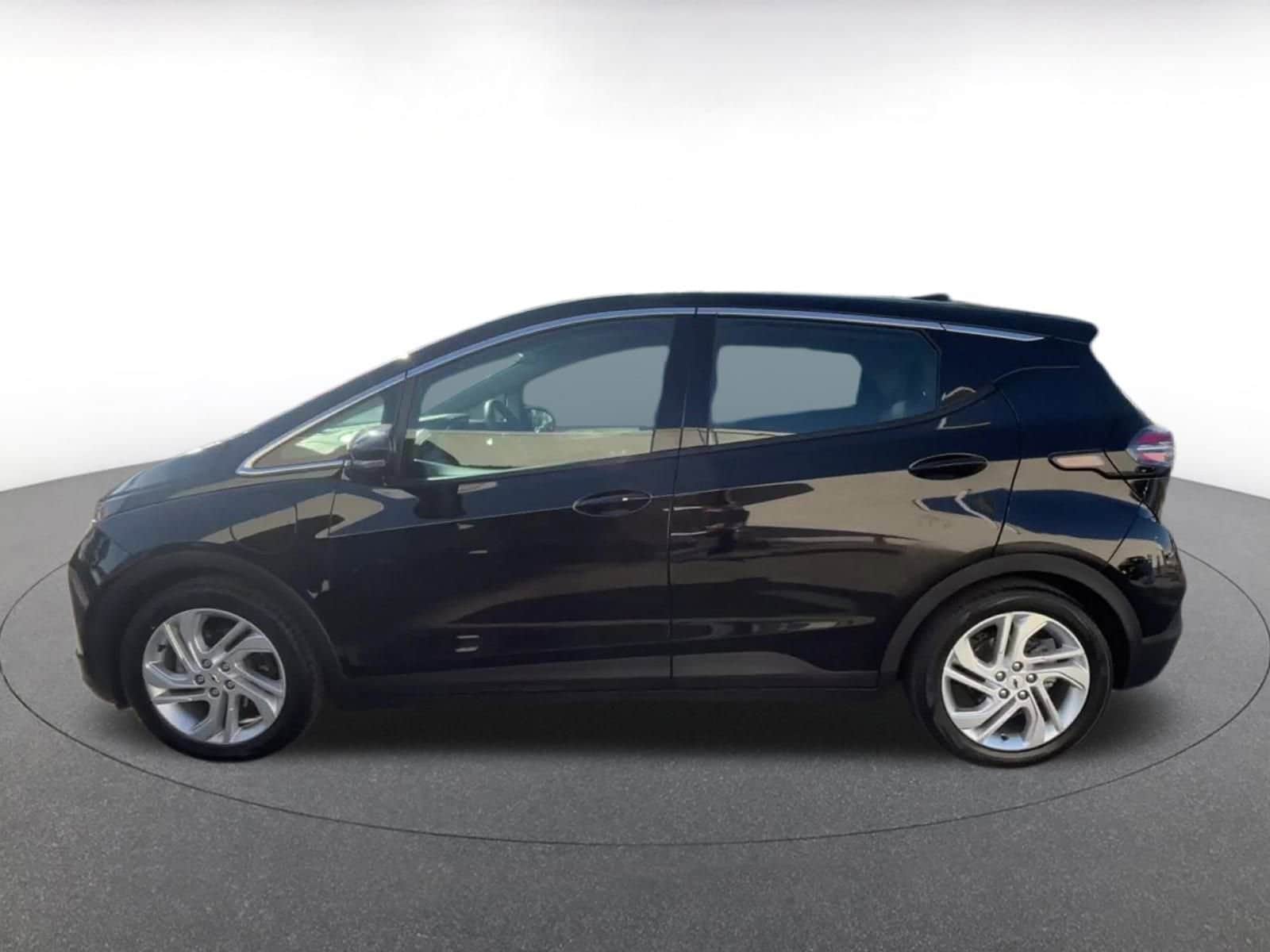 Thumbnail: 2023 Chevrolet Bolt EV - 9