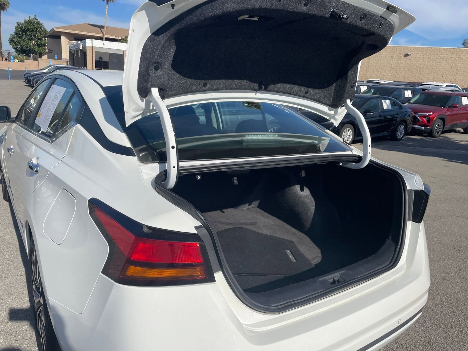 Thumbnail: 2025 Nissan Altima - 31