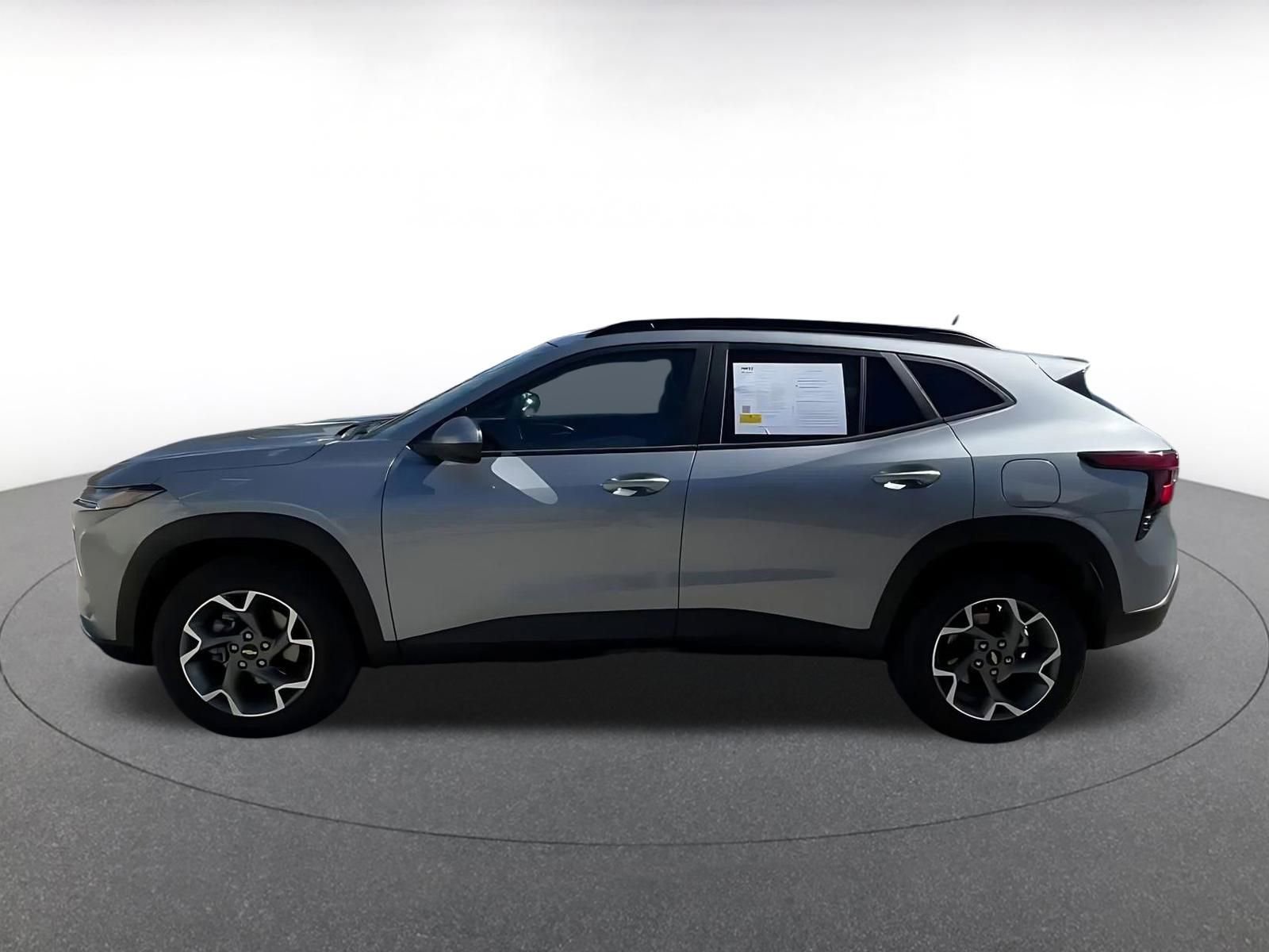 Thumbnail: 2025 Chevrolet Trax - 9