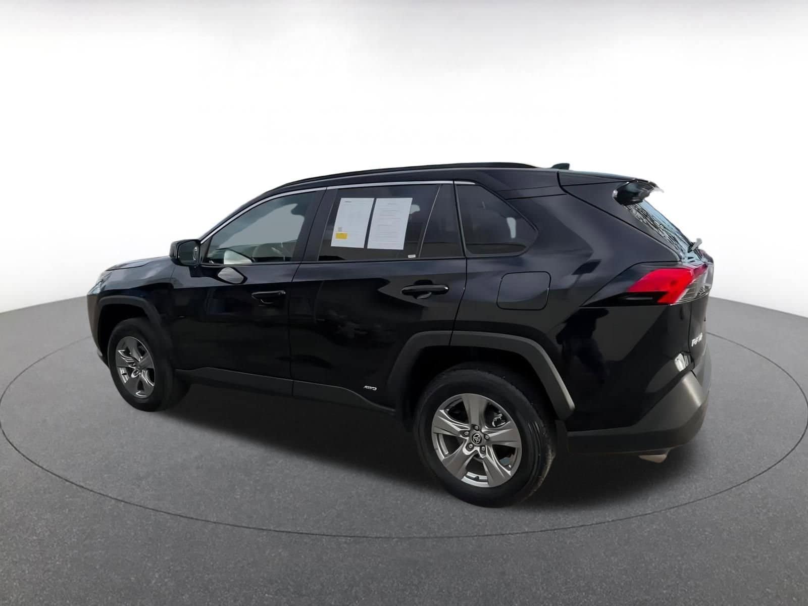 Thumbnail: 2025 Toyota RAV4 - 10