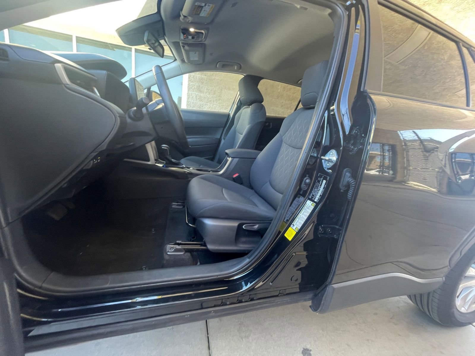 Thumbnail: 2025 Toyota Corolla Cross - 28