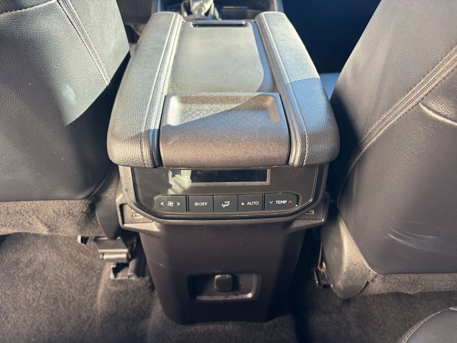 Thumbnail: 2025 Toyota Grand Highlander - 25