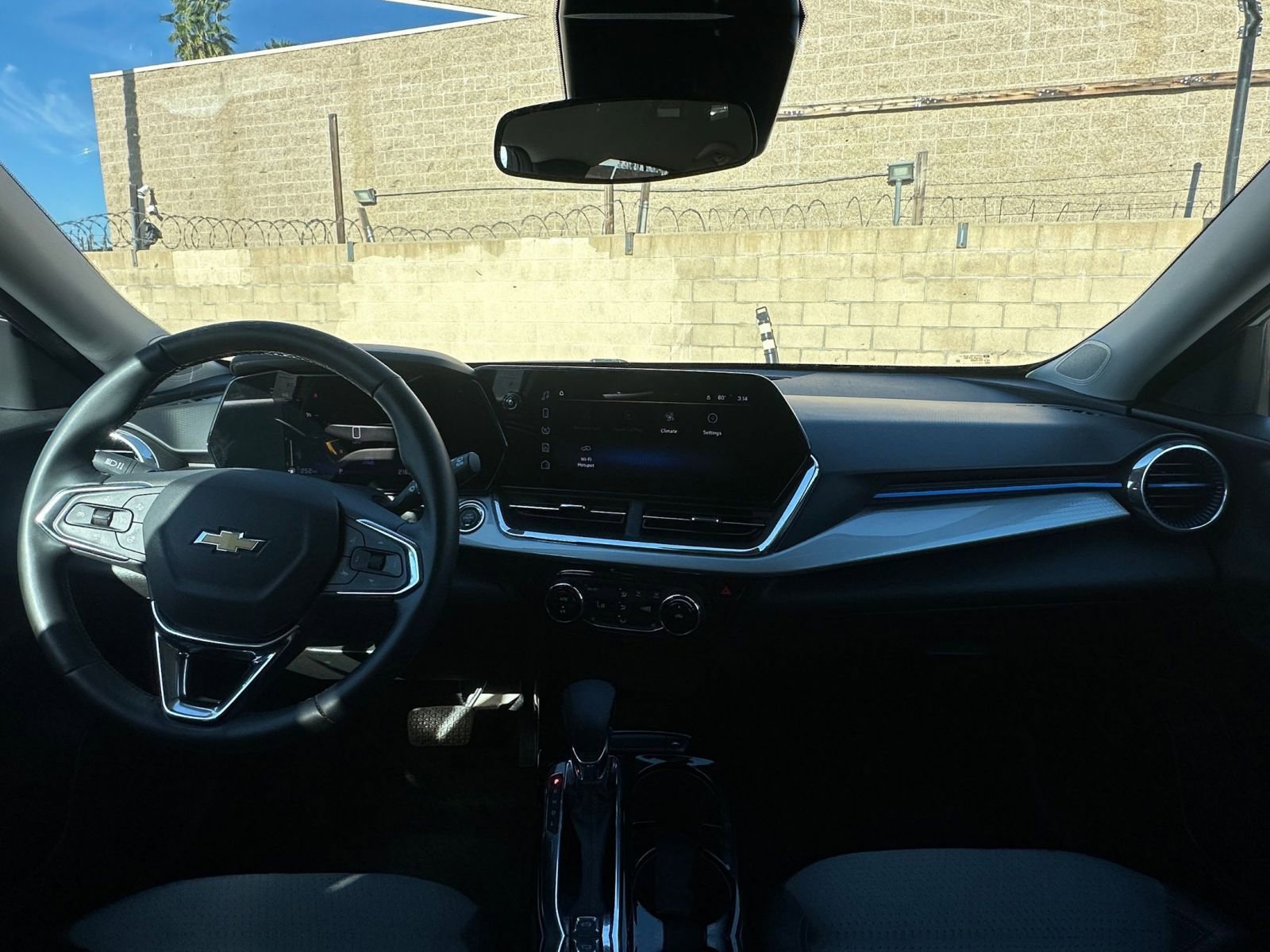 Thumbnail: 2025 Chevrolet Trax - 32