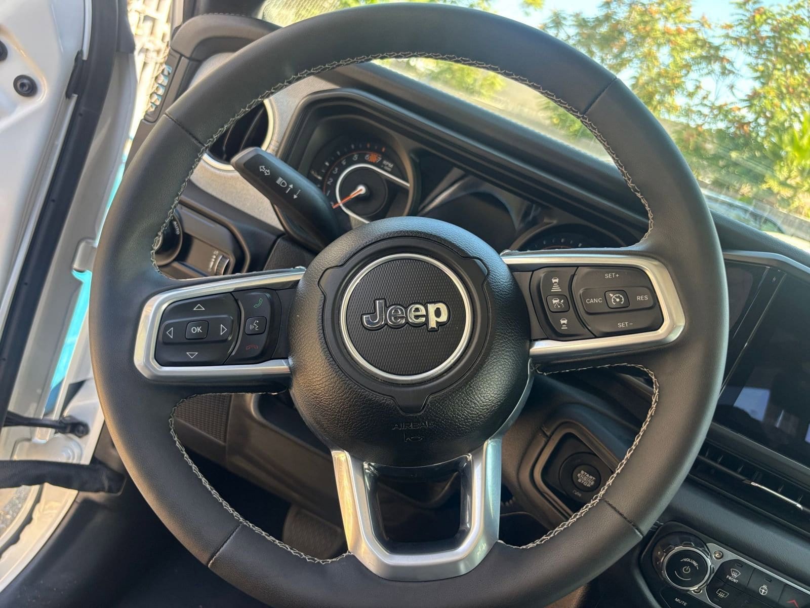 Thumbnail: 2025 Jeep Wrangler - 28