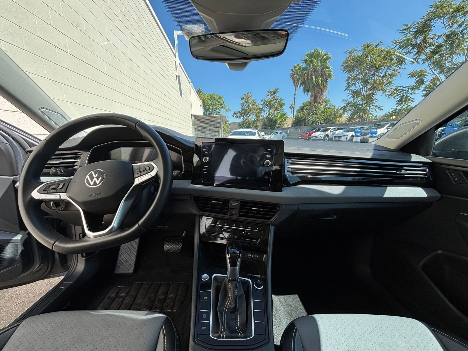 Thumbnail: 2025 Volkswagen Jetta - 33