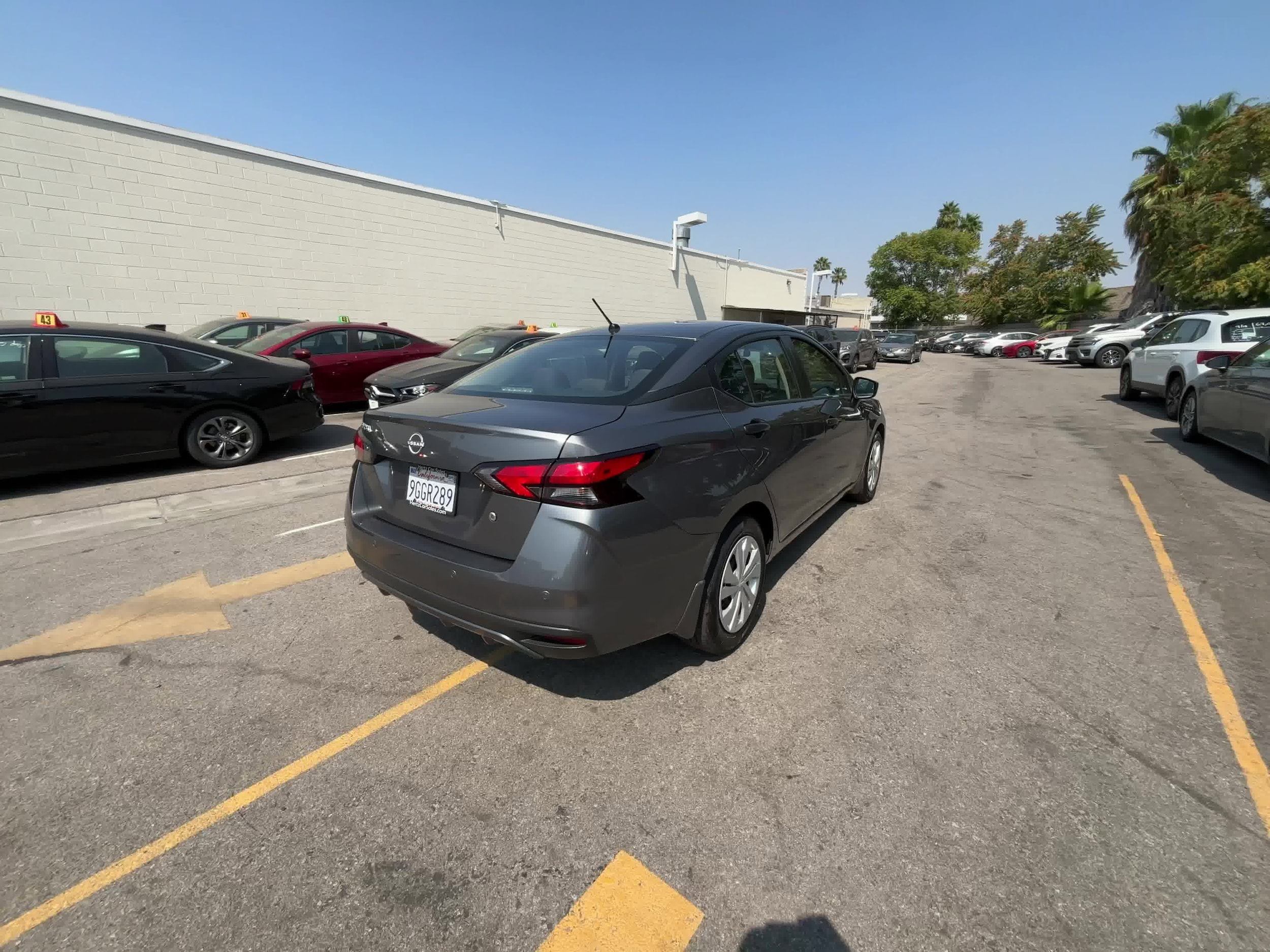 2023 Nissan Versa S 2