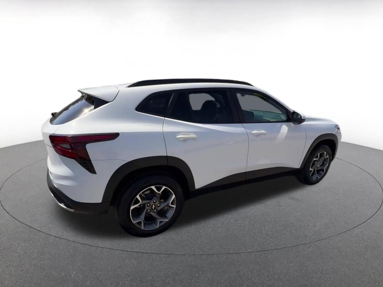 Thumbnail: 2025 Chevrolet Trax - 15