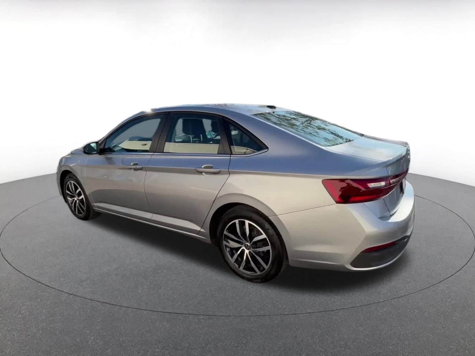 Thumbnail: 2025 Volkswagen Jetta - 10