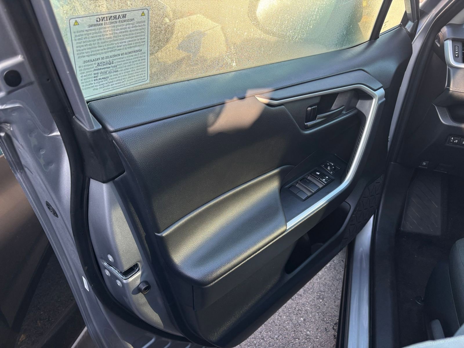 Thumbnail: 2025 Toyota RAV4 - 20