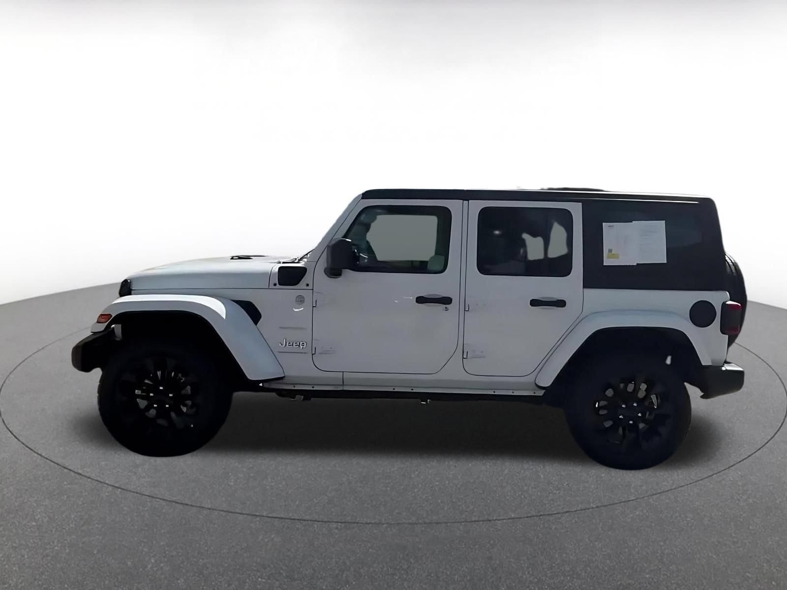 Thumbnail: 2023 Jeep Wrangler - 9