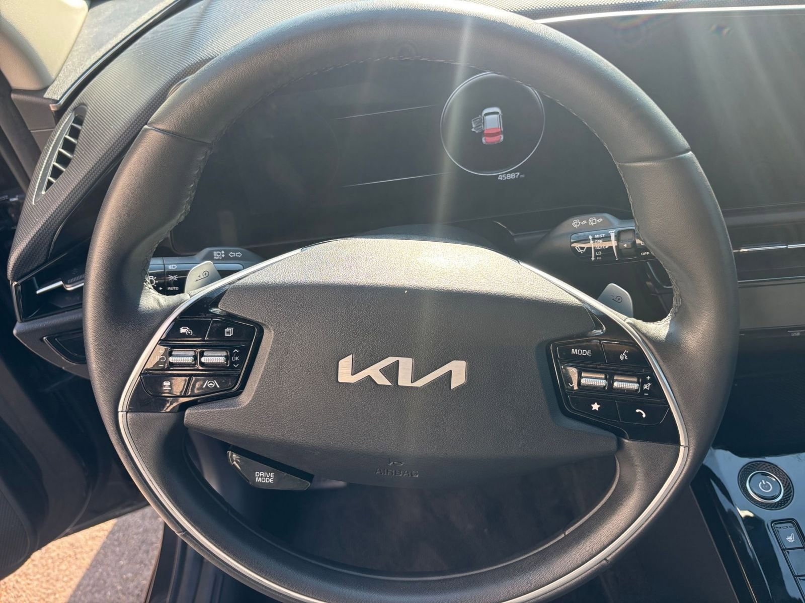 Thumbnail: 2023 Kia Niro - 32