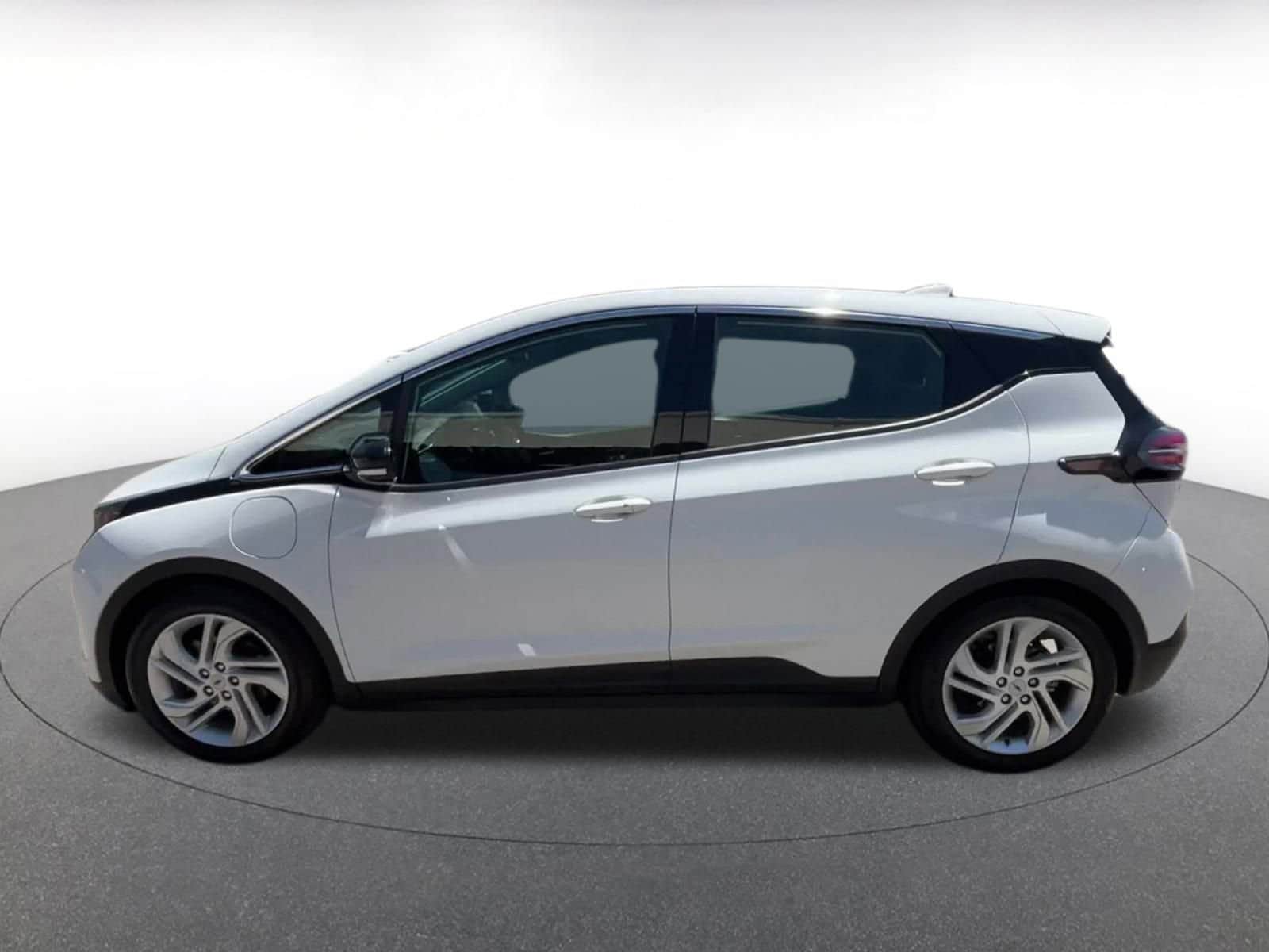Thumbnail: 2023 Chevrolet Bolt EV - 9