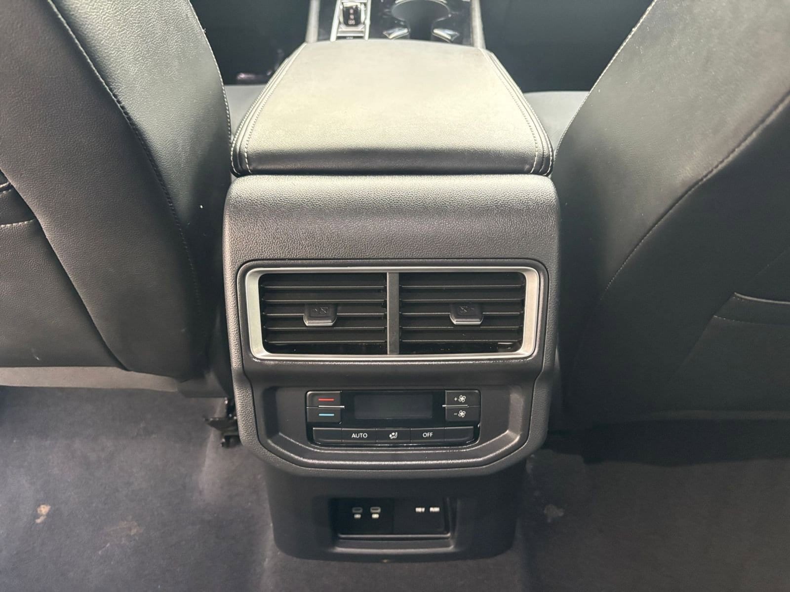 Thumbnail: 2025 Volkswagen Atlas - 25