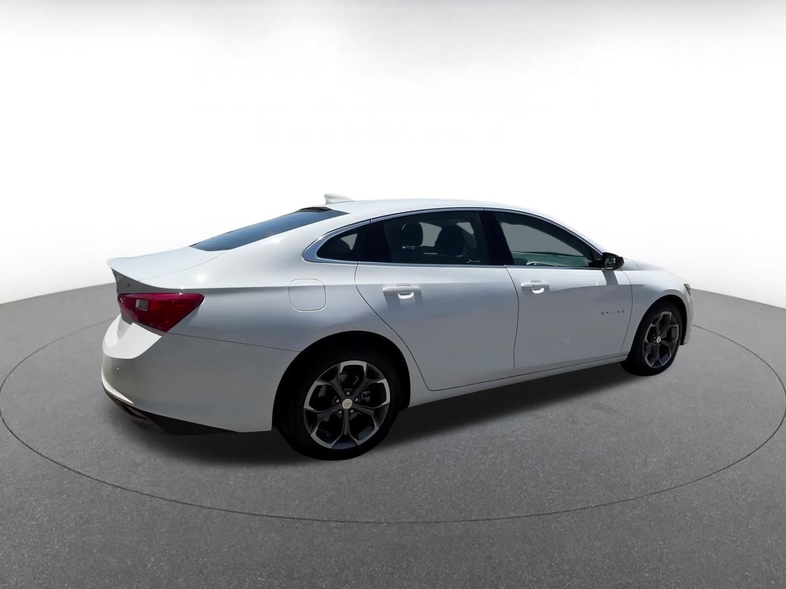 Thumbnail: 2024 Chevrolet Malibu - 15
