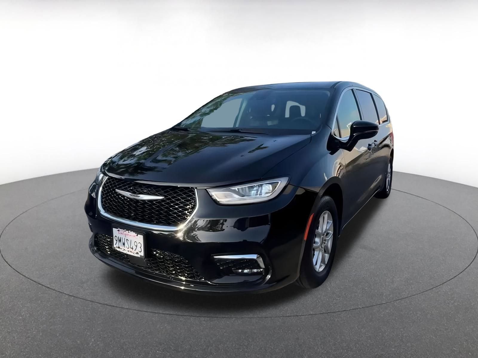 Thumbnail: 2024 Chrysler Pacifica - 7