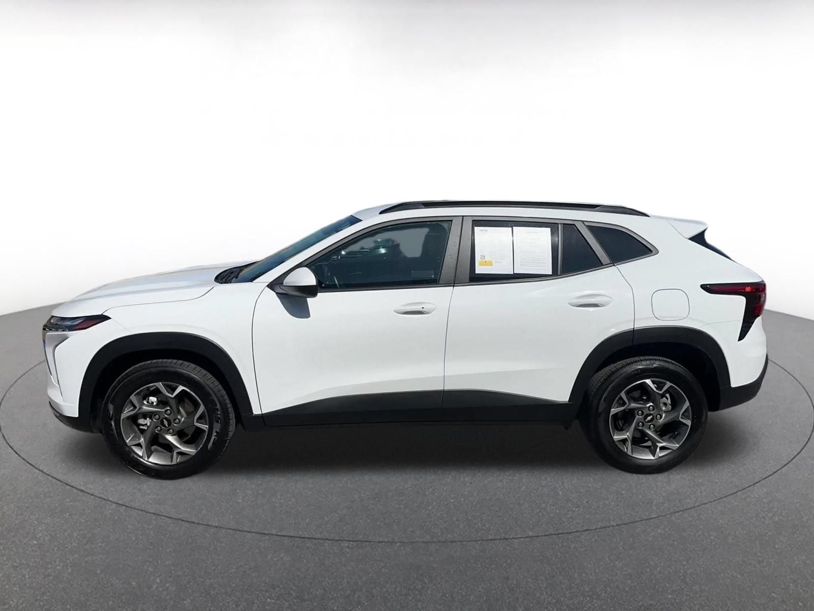 Thumbnail: 2025 Chevrolet Trax - 9