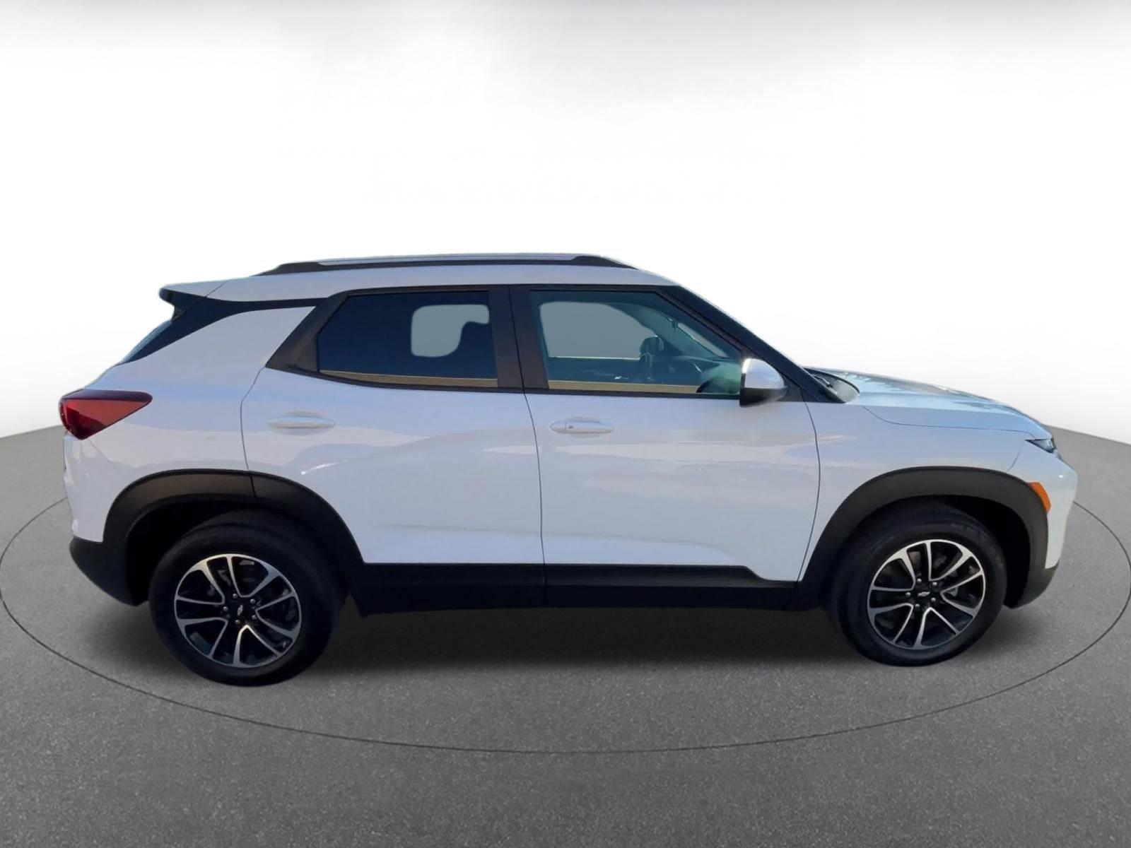 Thumbnail: 2025 Chevrolet TrailBlazer - 16