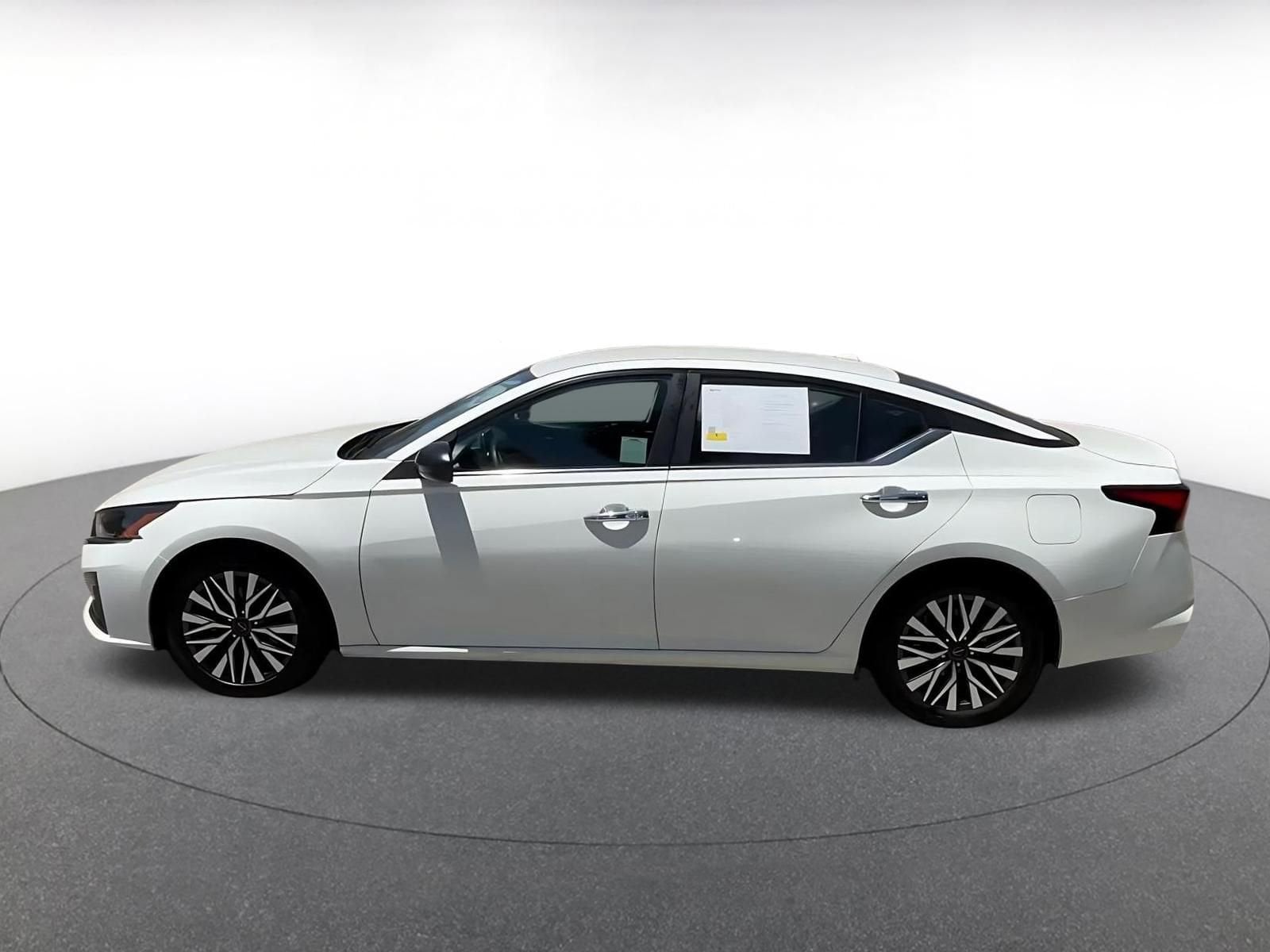 Thumbnail: 2025 Nissan Altima - 9